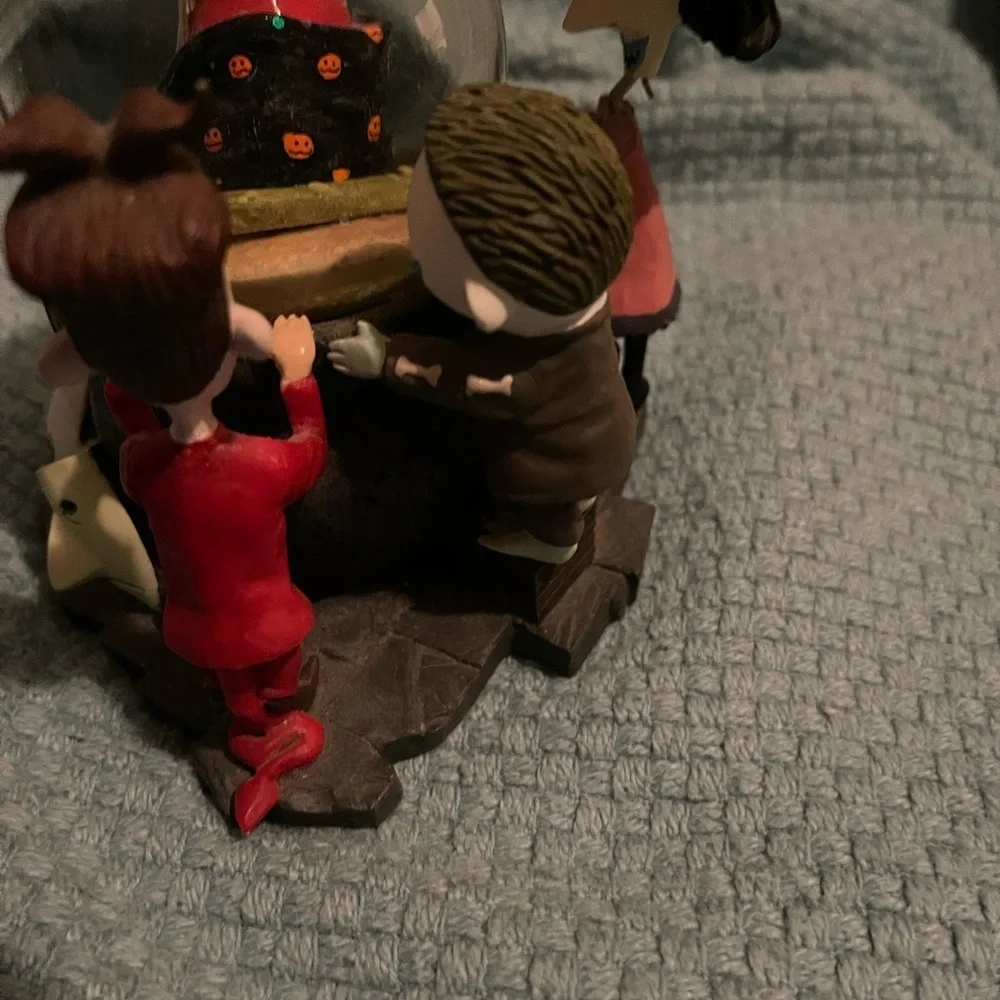 Disney's Nightmare Before Christmas RETIRED Lock Shock & Barrel Snow Globe Read - Picture 5 of 9